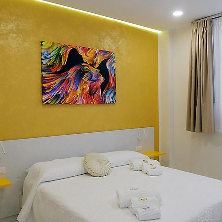 B&B Aida Rooms Чефалу Экстерьер фото