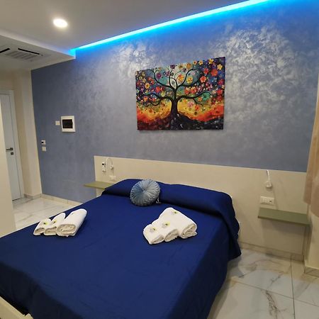 B&B Aida Rooms Чефалу Экстерьер фото