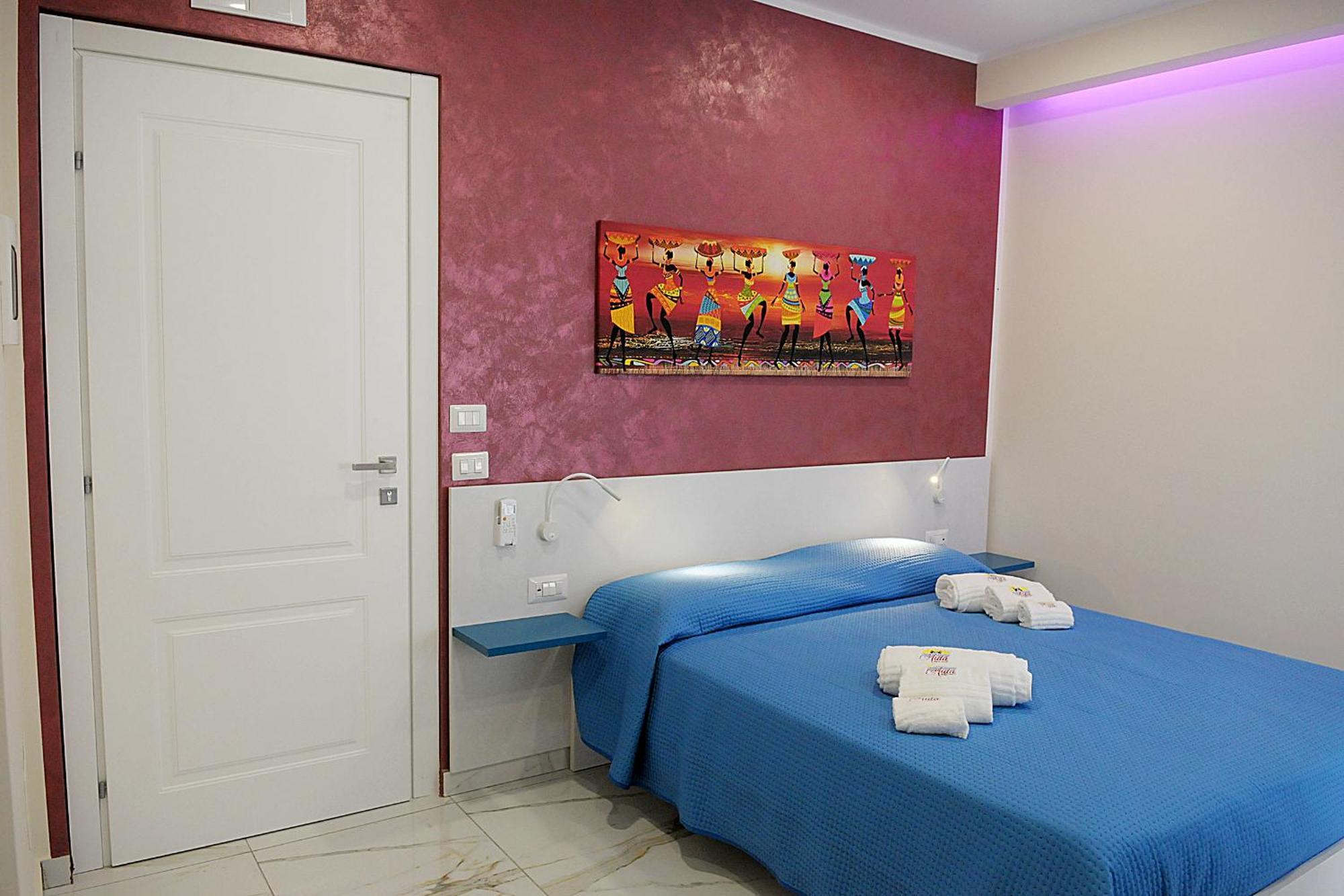 B&B Aida Rooms Чефалу Экстерьер фото