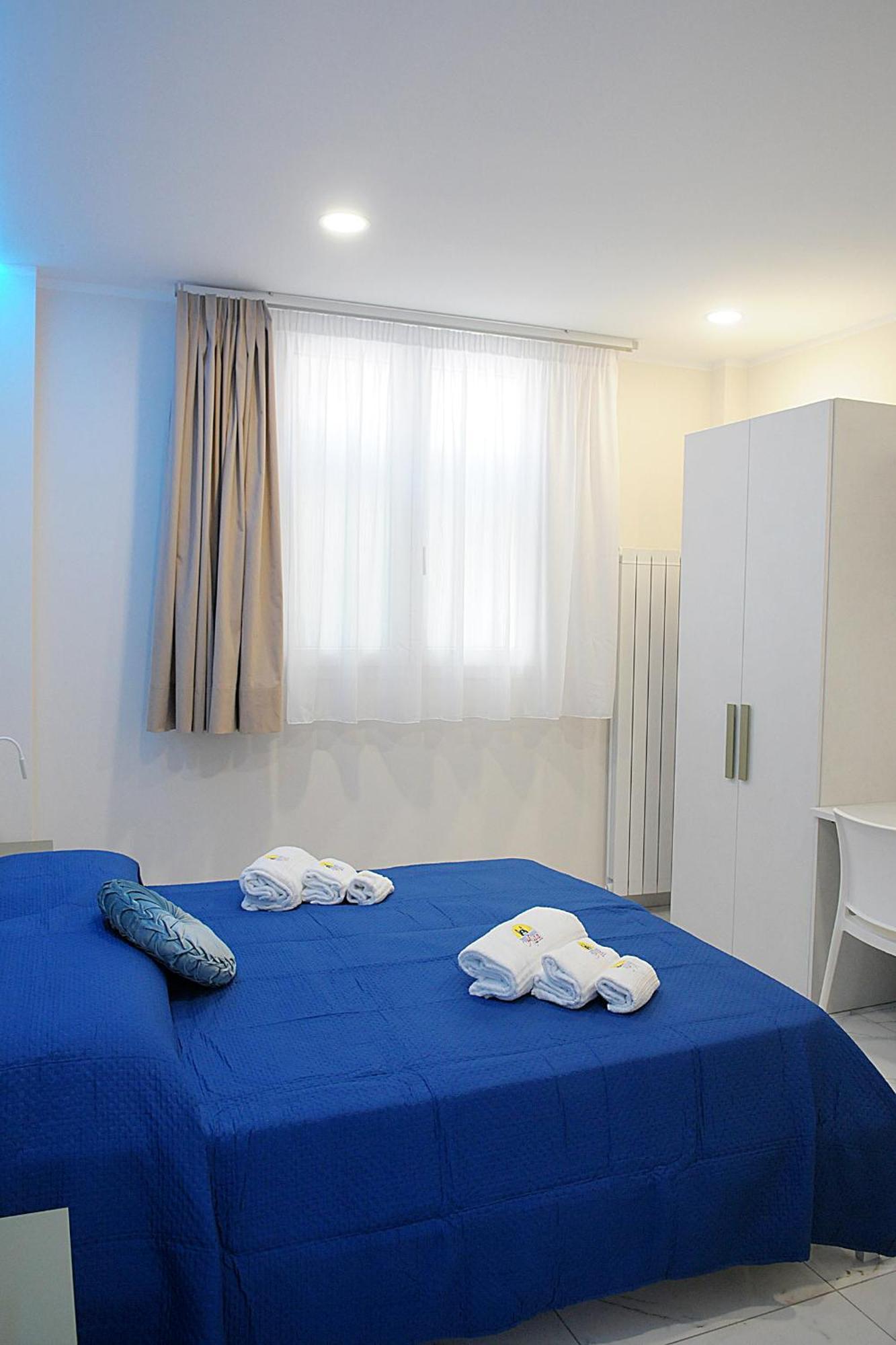 B&B Aida Rooms Чефалу Экстерьер фото